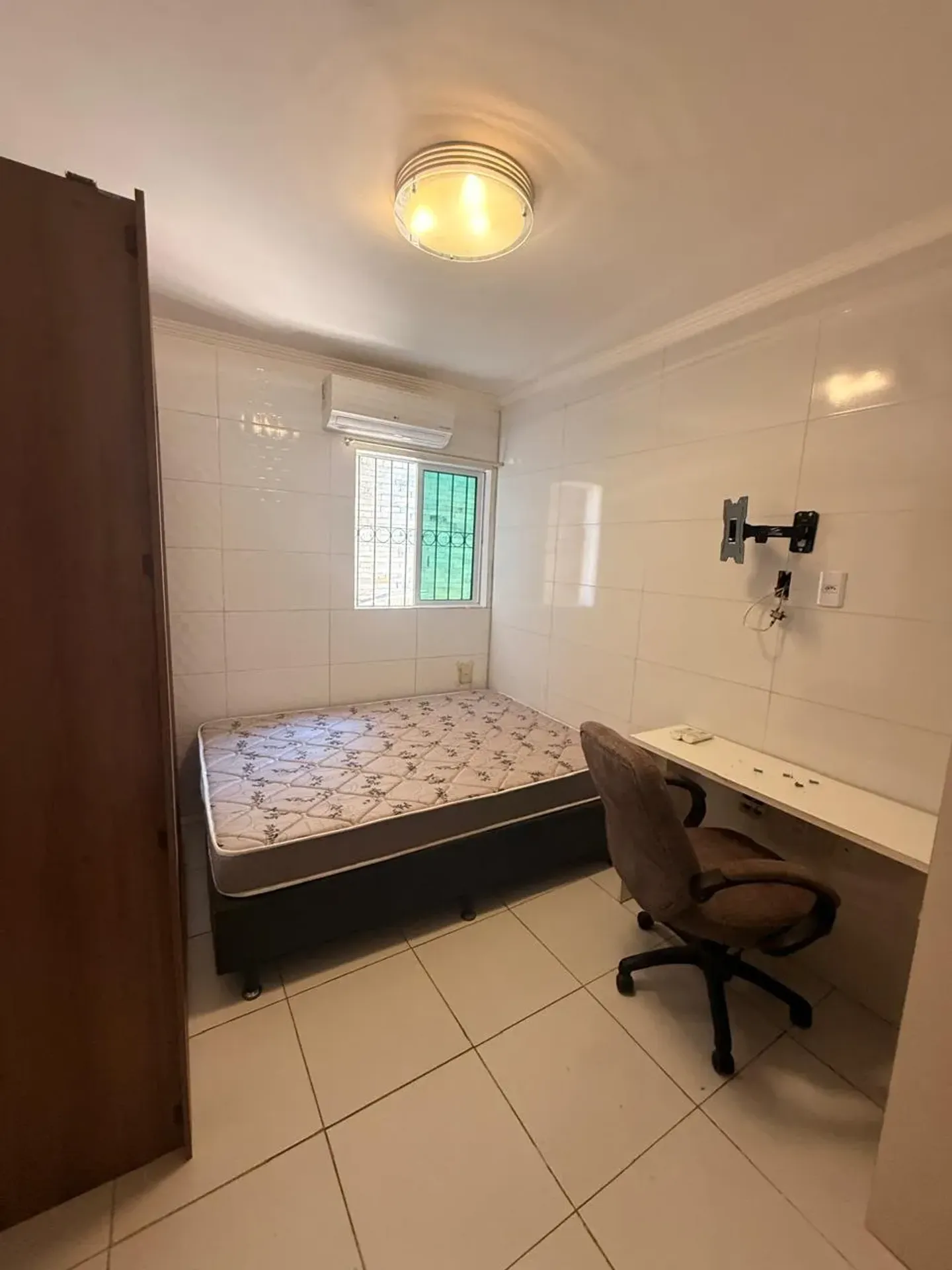 Балкон с грилем и 3 спальни: квартира 100 м² — photo 9