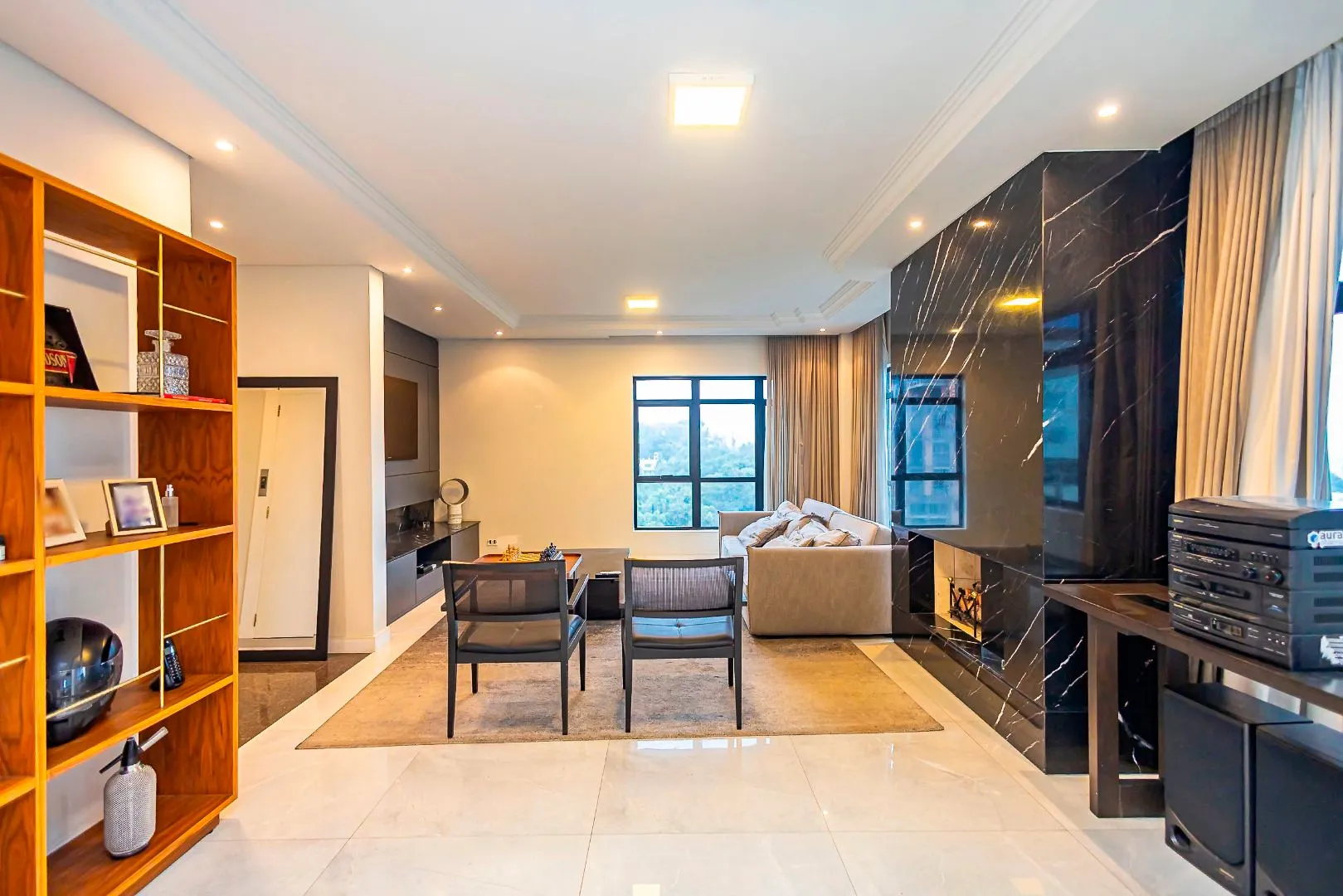 Furnished apartment with open-plan kitchen and 4 bedrooms — photo 12