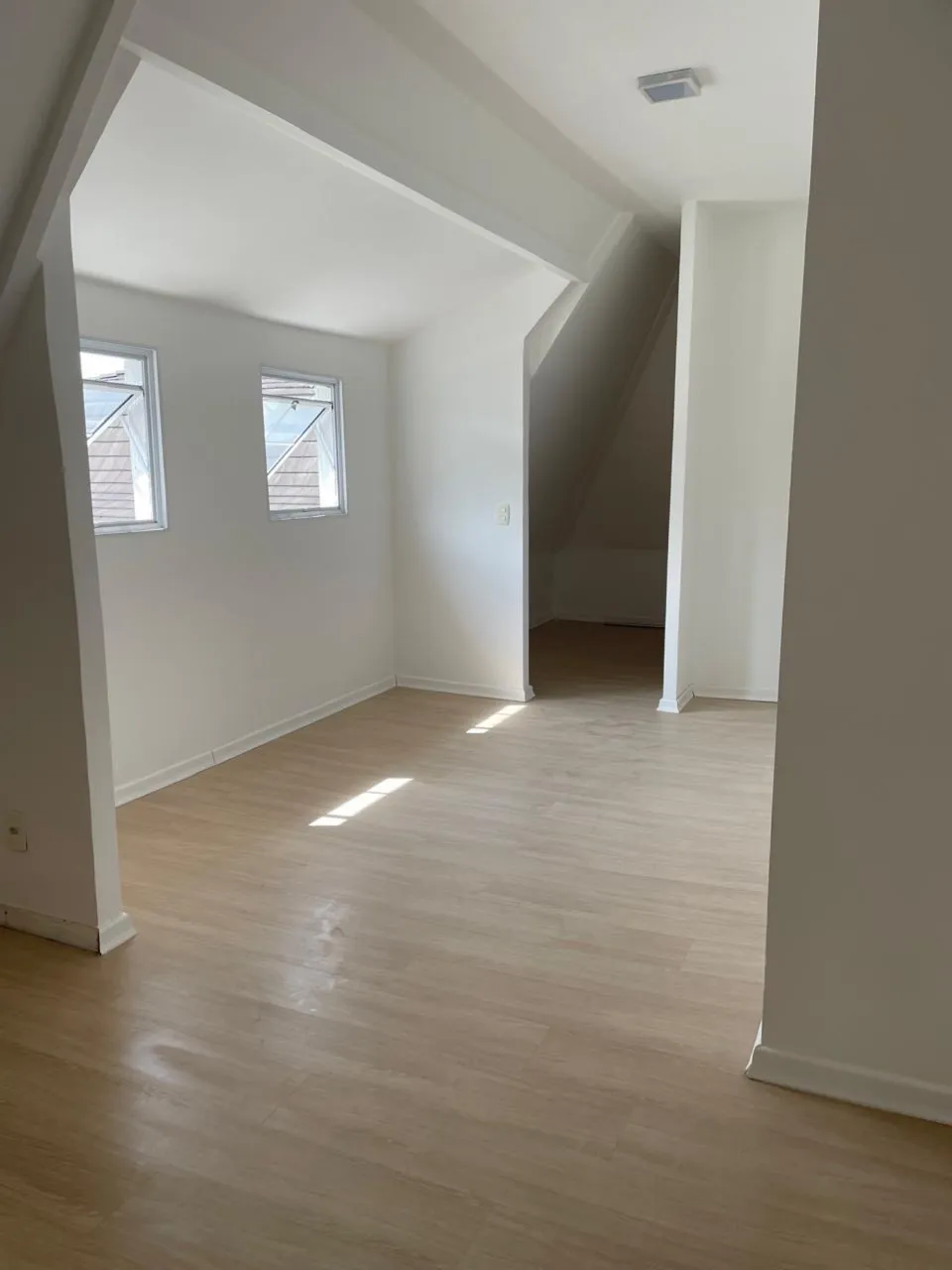 House with 5 bedrooms and 4 bathrooms, closed kitchen — photo 6