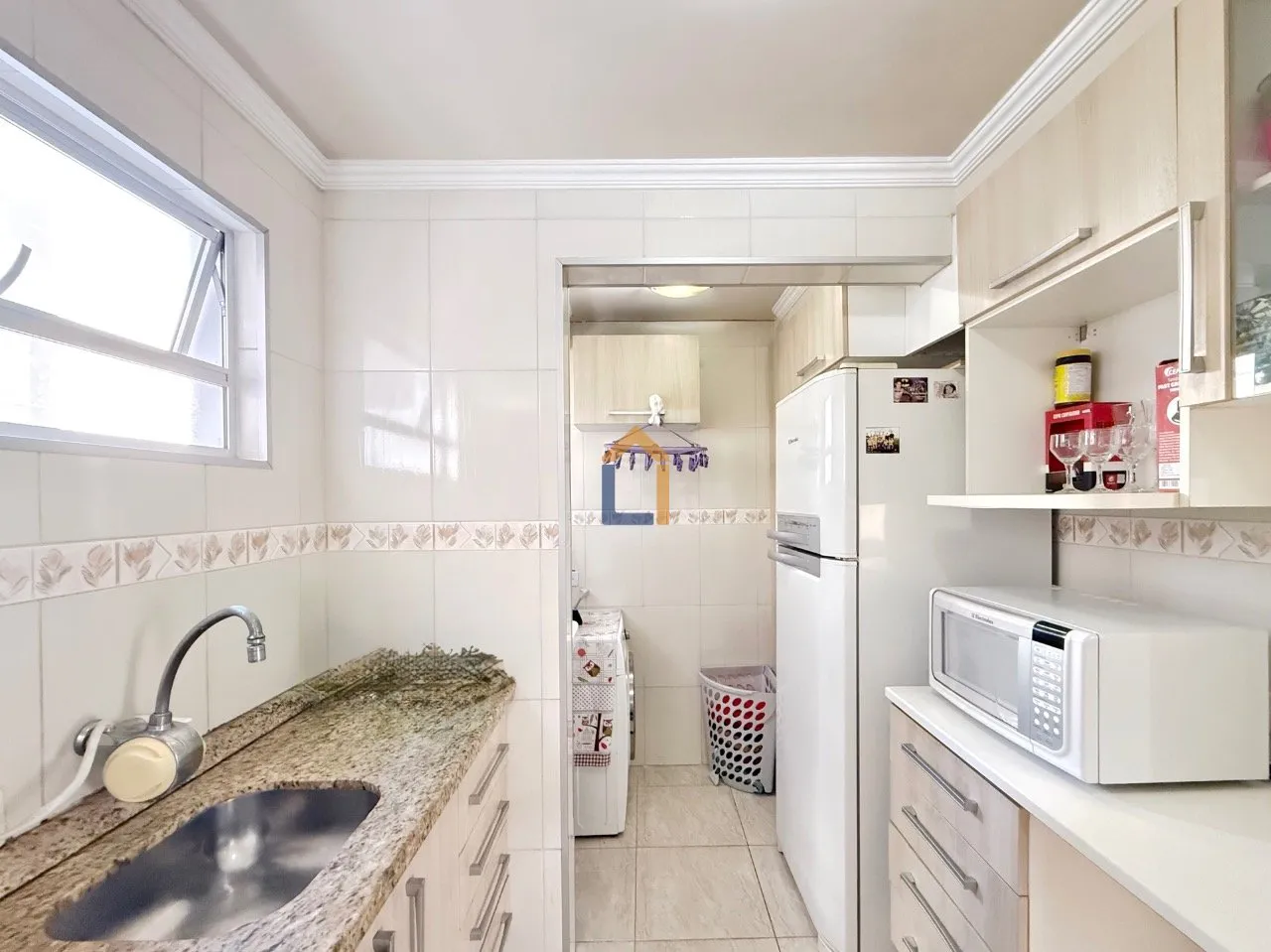 3-bedroom apartment with a washing machine in Curitiba — photo 11