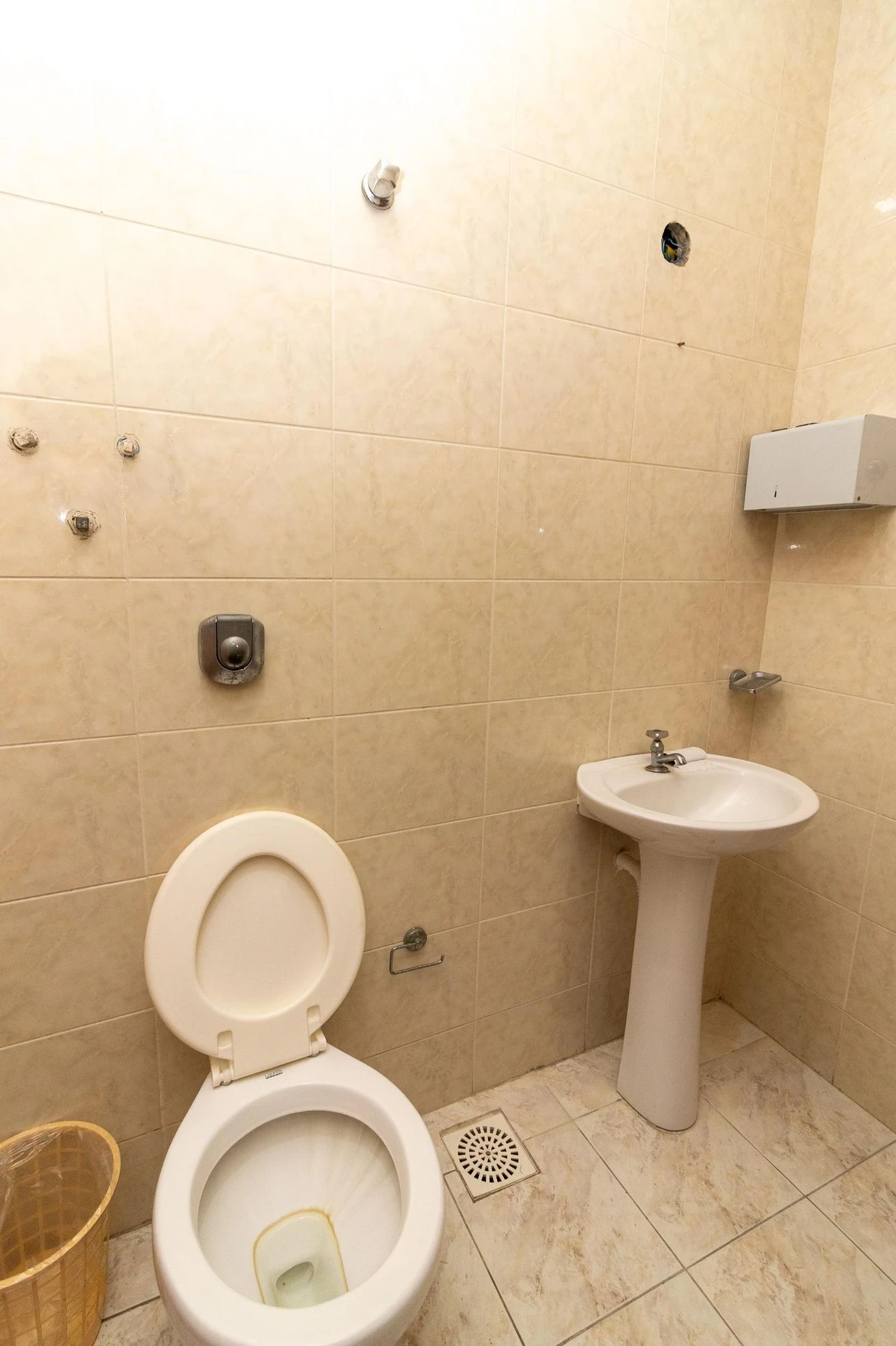4-bedroom apartment with 2 en-suite bathrooms and garden — photo 59