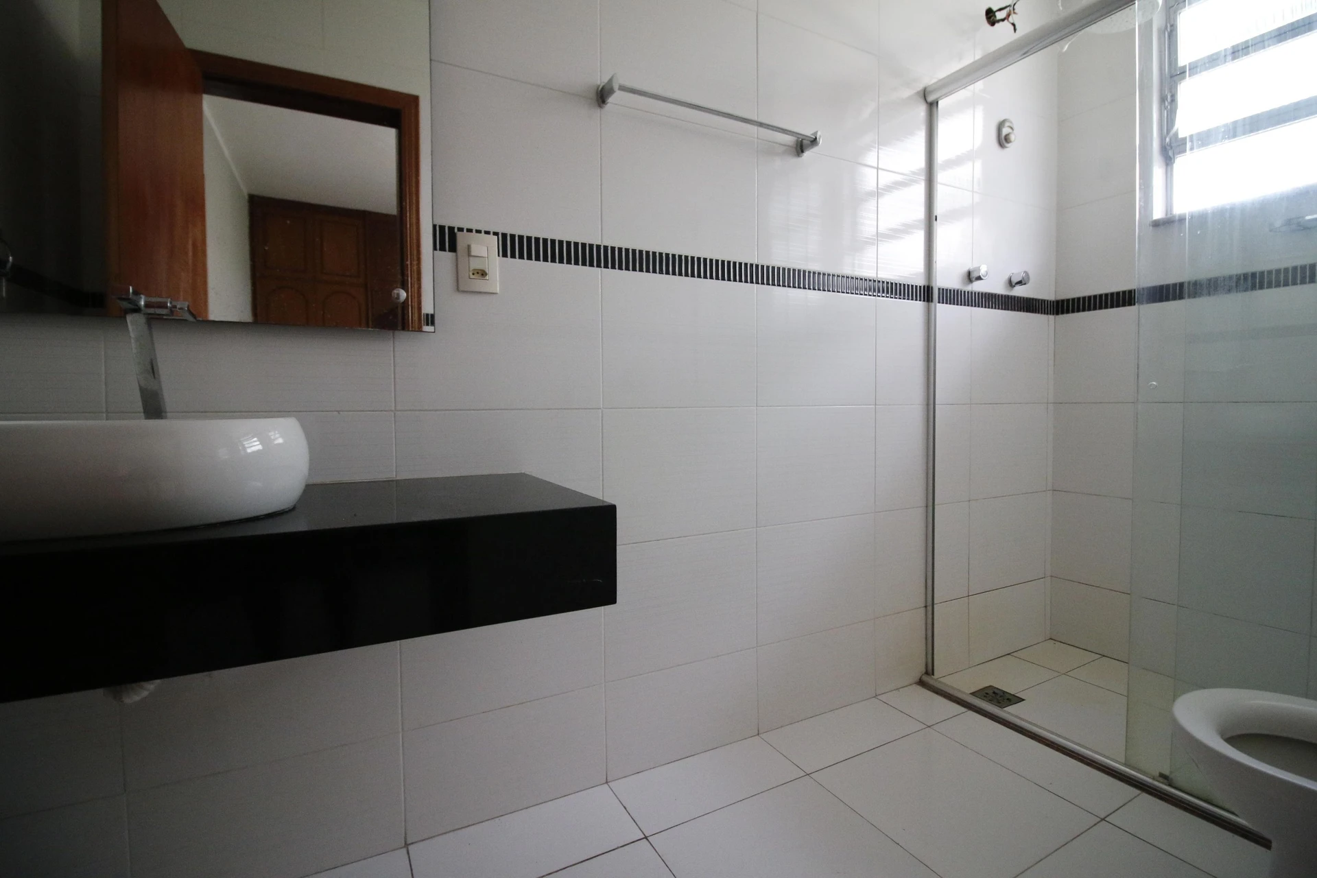 Condo house with 4 bedrooms and 2 en-suites, 3 parking — photo 40