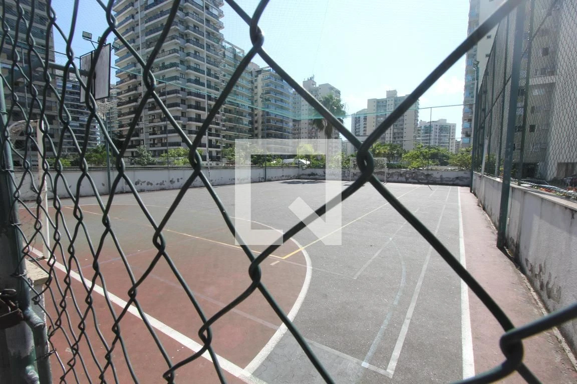 Balcony with a grill in a 2-bedroom apartment, 68 m² — photo 107