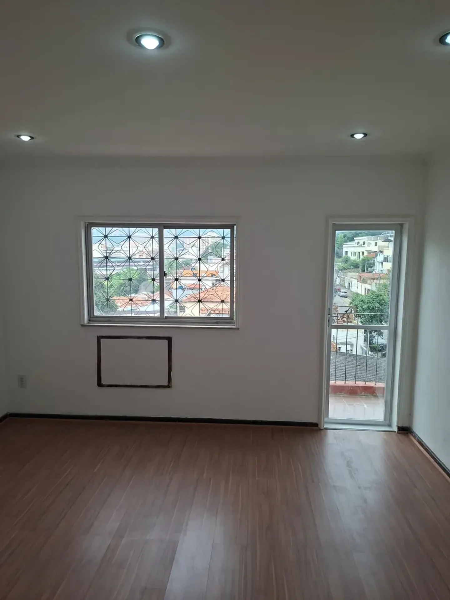 2-bedroom apartment with a mountain view in Rio de Janeiro — photo 25