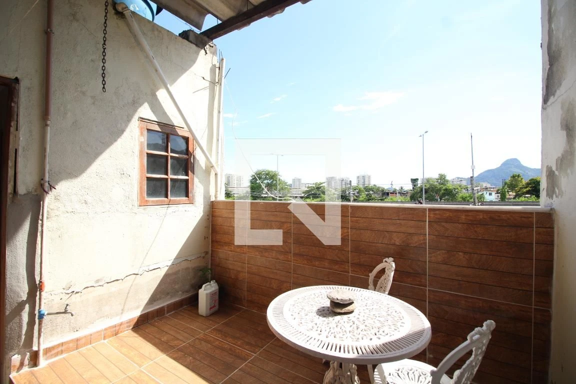 Apartment with 2 bedrooms and a balcony and closed kitchen — photo 28
