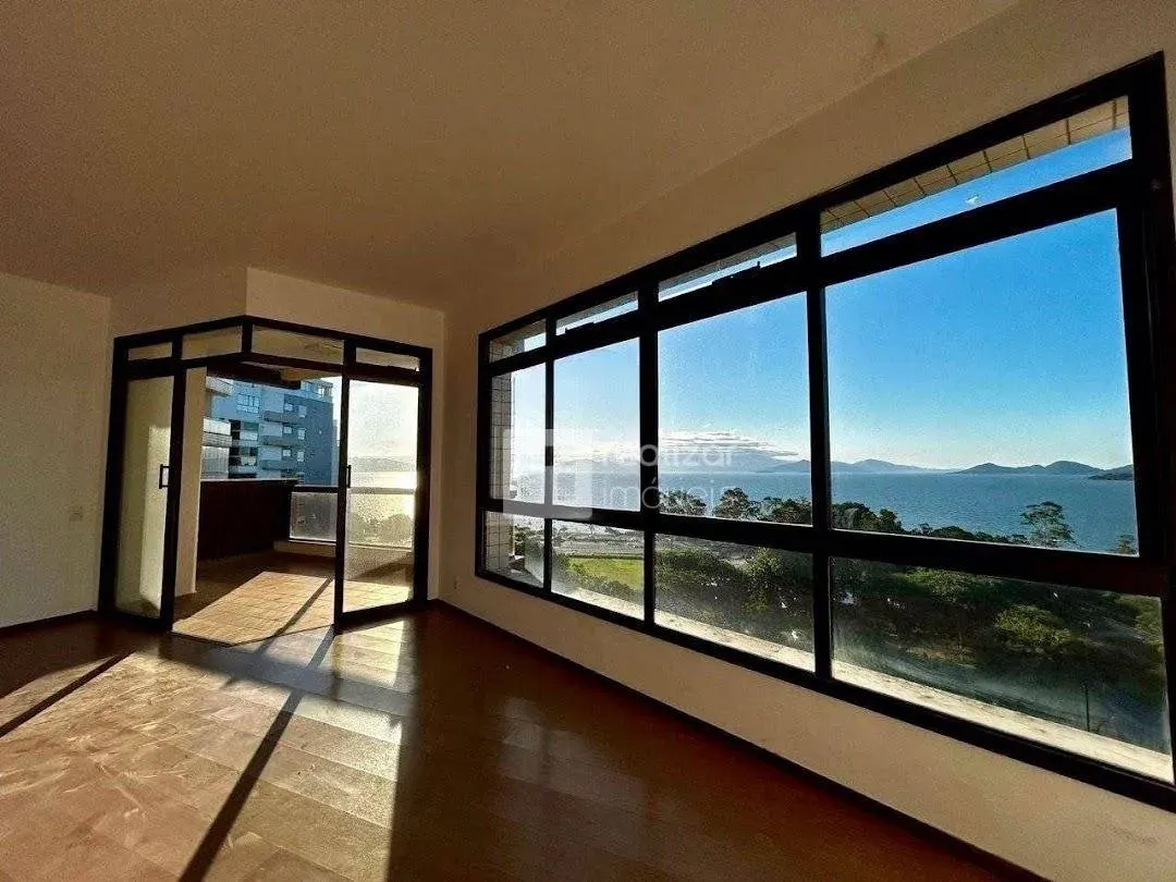 4-bedroom apartment with 3 en-suite baths and 303 m² — photo 14