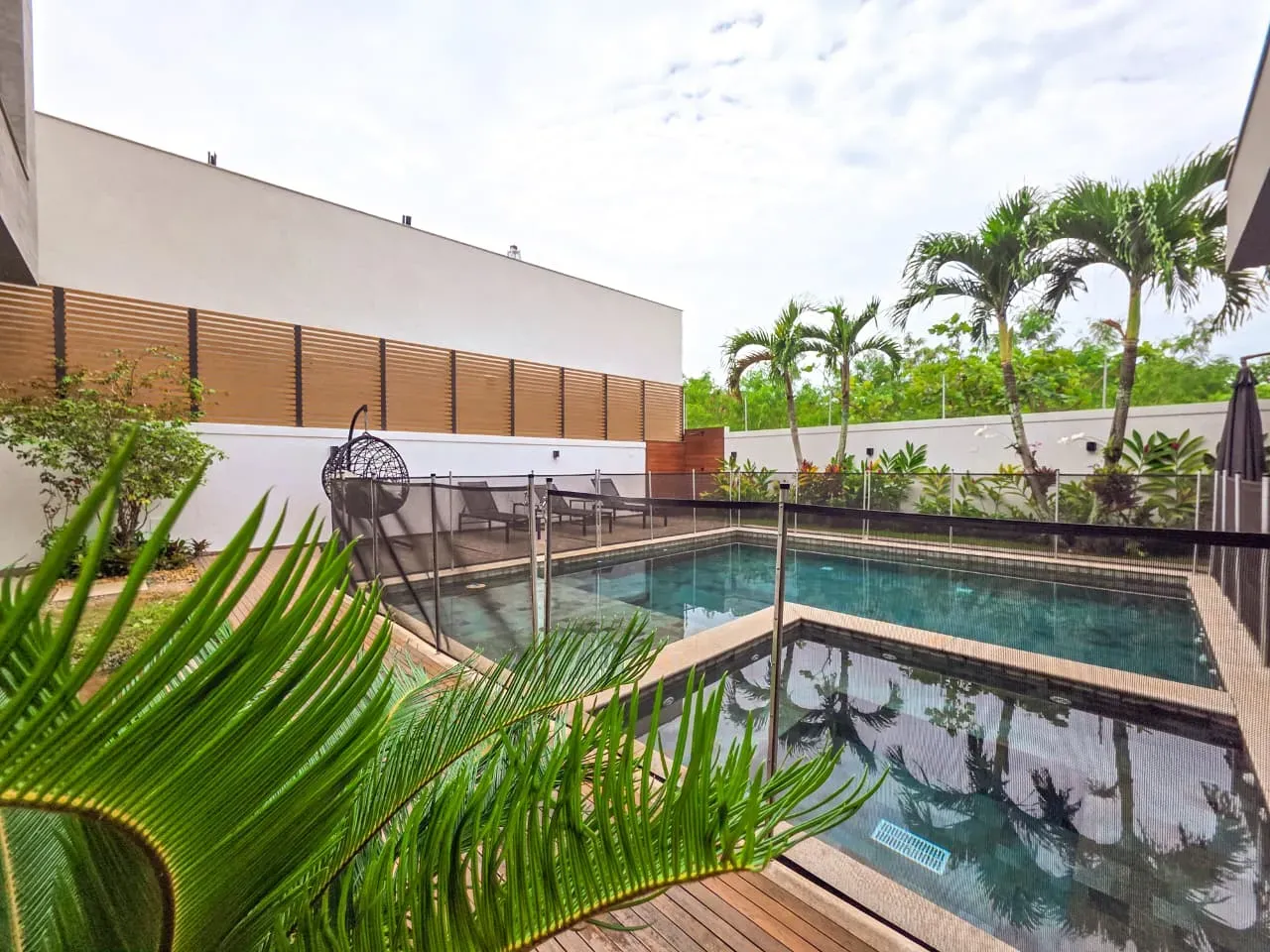 Furnished house, 920 m², with a bathtub — photo 21