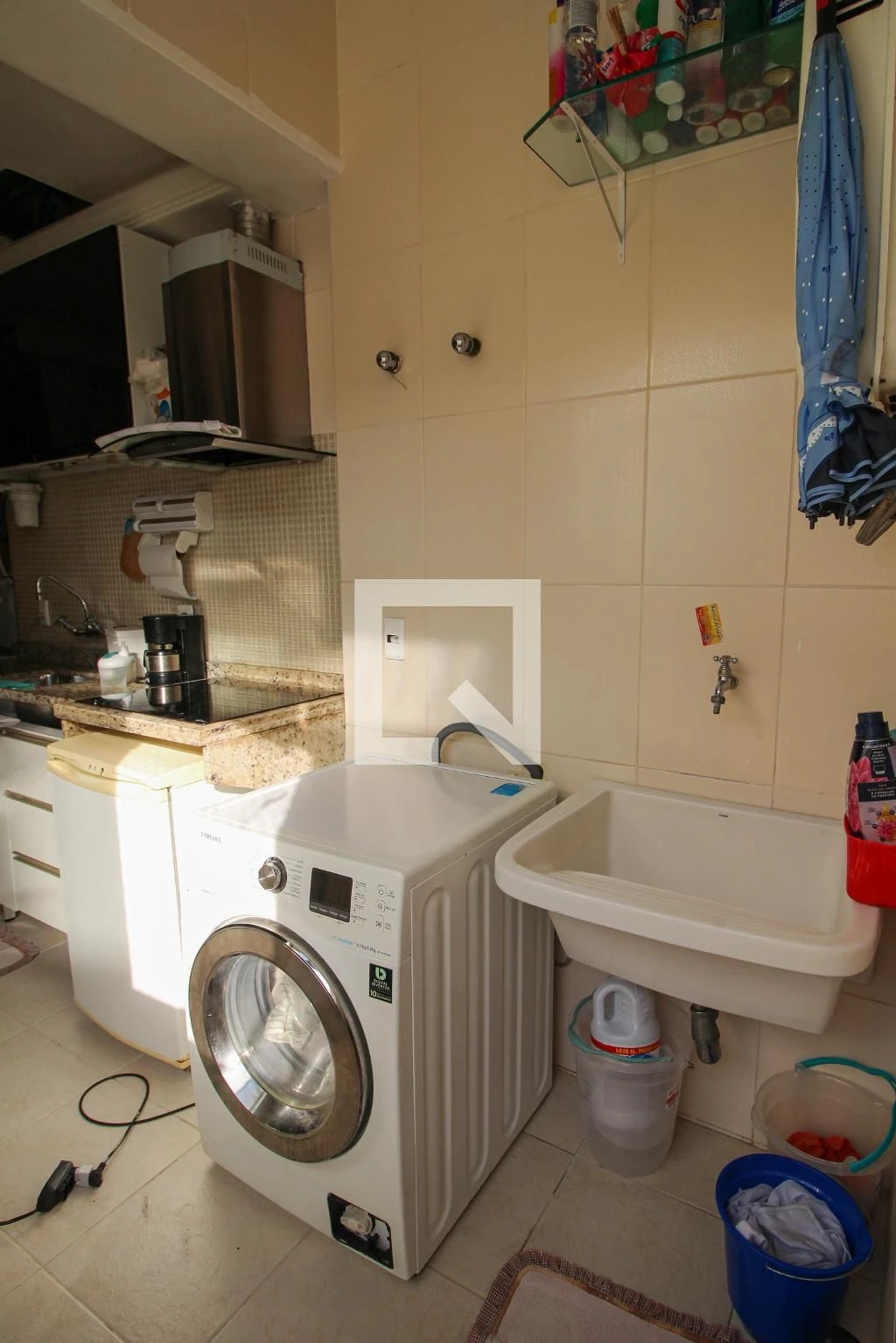 3-bedroom unfurnished apartment with laundry area — photo 35
