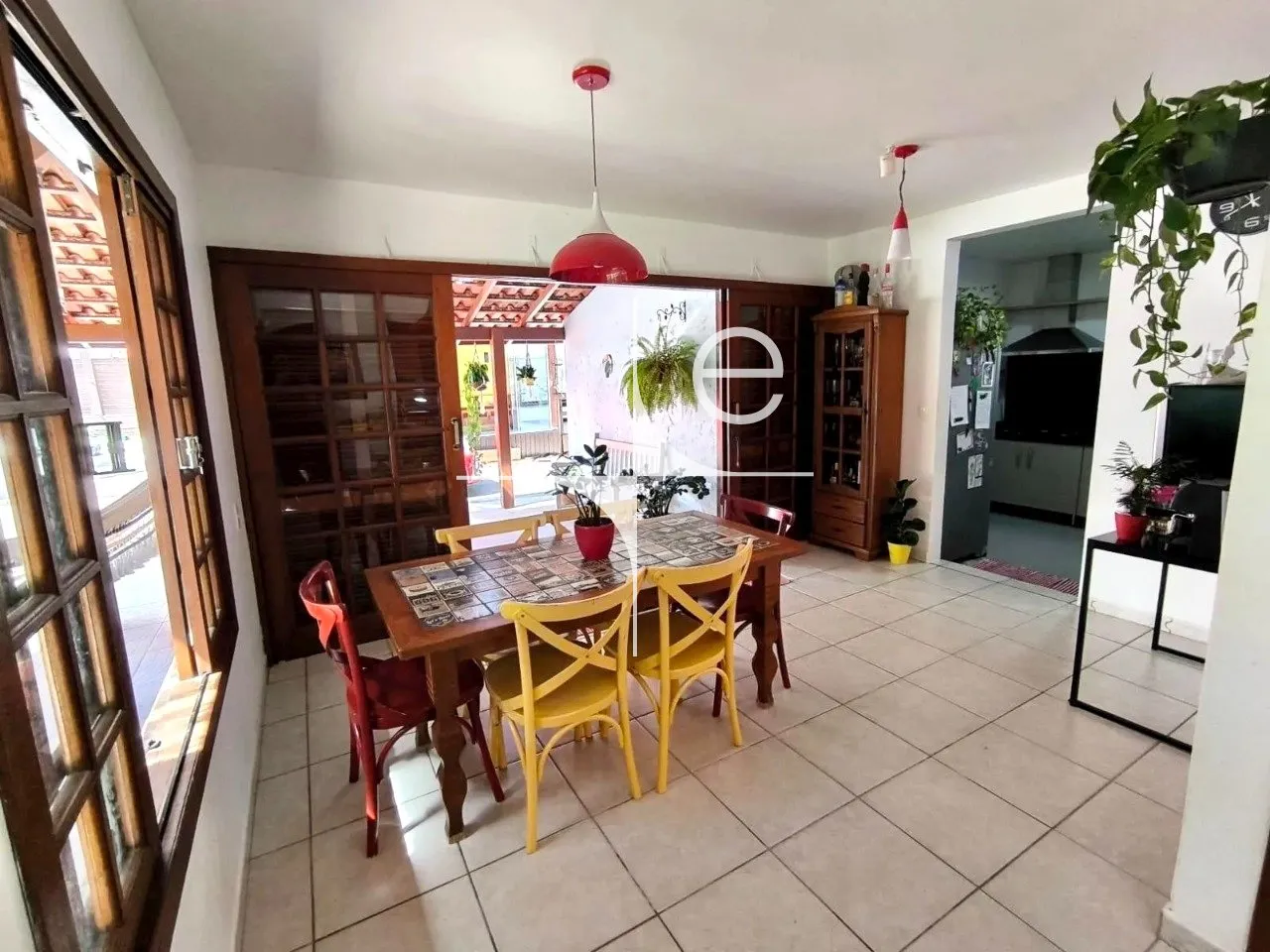 Furnished house with 4 bedrooms and private pool