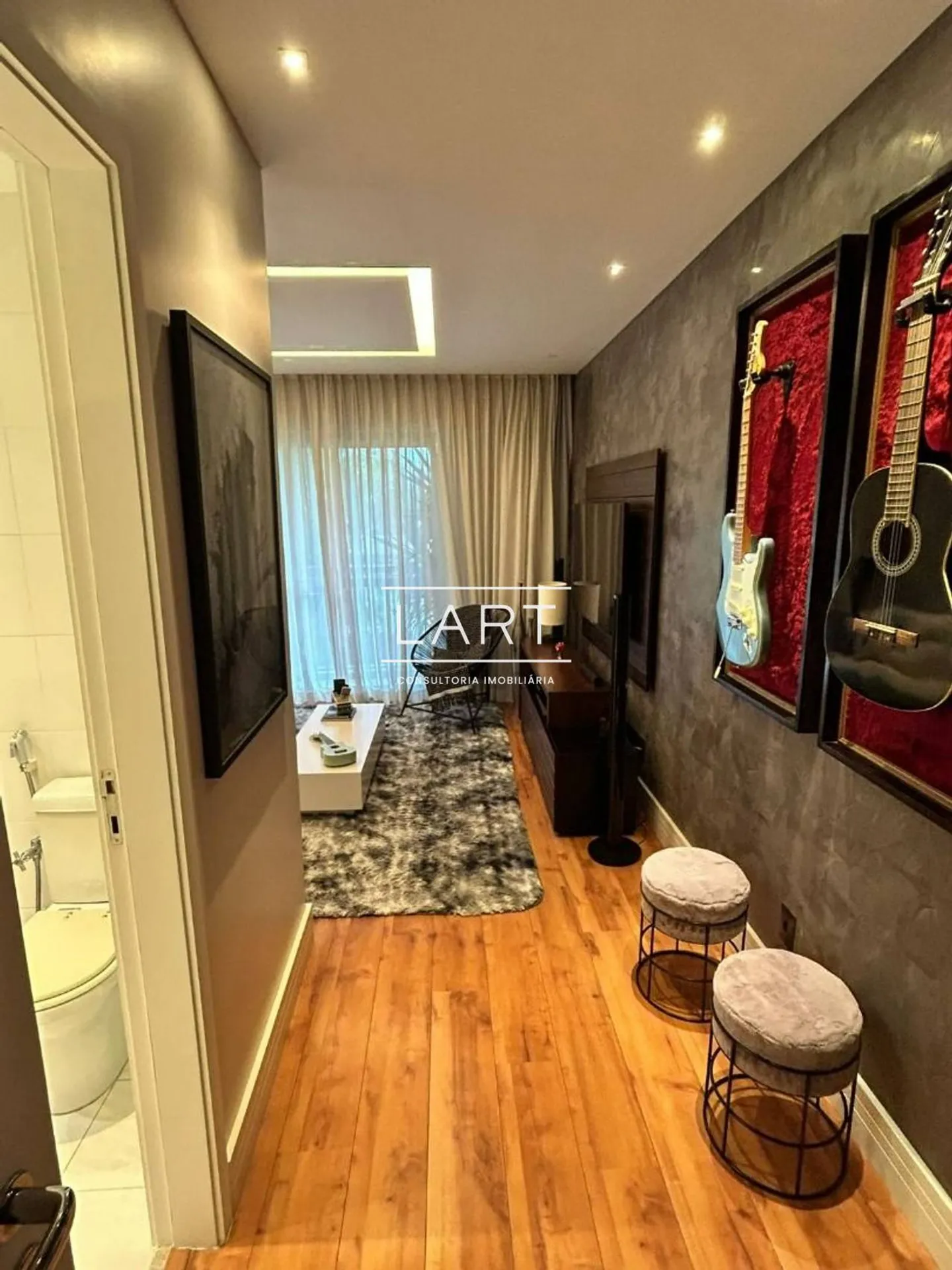 Apartment with 4 en-suite bedrooms and 260 m², glass balcony — photo 18