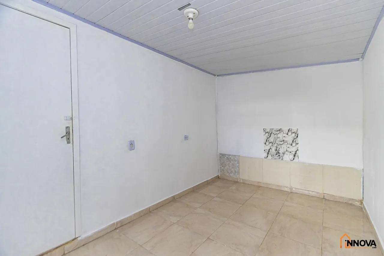 Rental house with 3 bedrooms and a gas water heater
