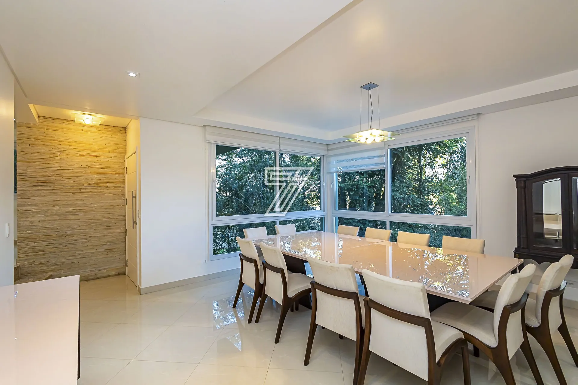Casa para locação com 4 quartos e 3 suítes — photo 2