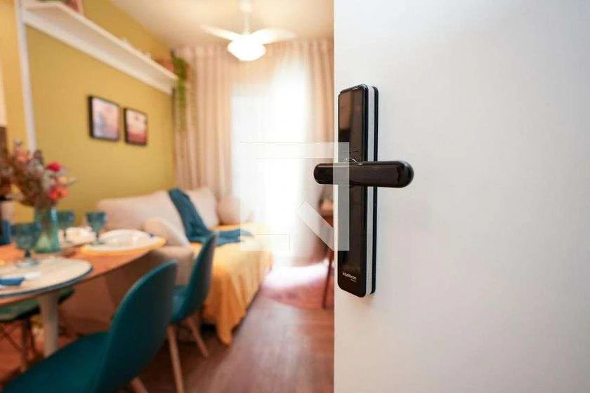 Мебльована квартира 45 м² з 2 спальнями та балконом — photo 2