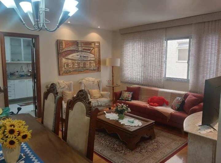 Furnished 3-bedroom apartment with desk workspace — photo 4