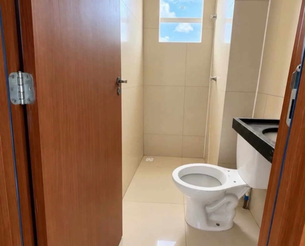 2-bedroom apartment in a building with a gym — photo 10