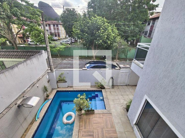 Dishwasher in a 4-bedroom house, 220 m² — photo 10