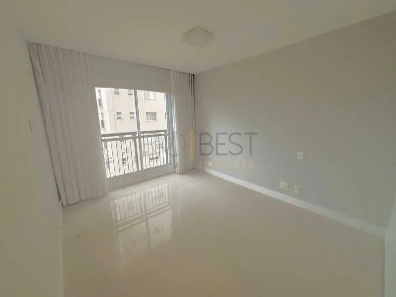 Apartment with 4 bedrooms, 5 bathrooms and a balcony — photo 21