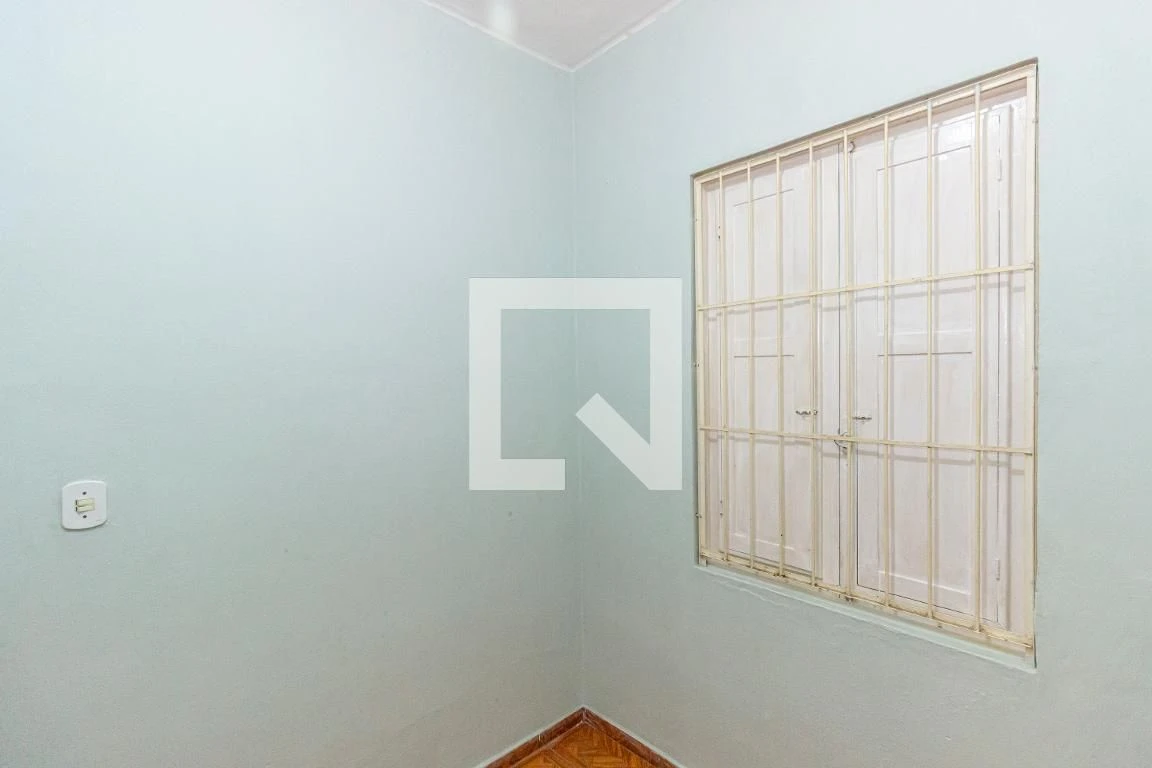 Unfurnished house with 2 bedrooms and private garden — photo 9