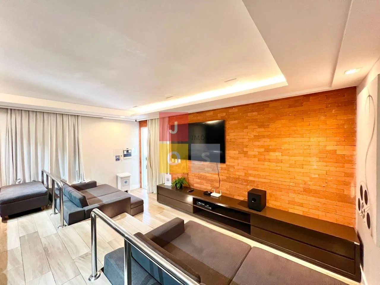 Furnished 4-bedroom suite apartment with 156 m² — photo 155