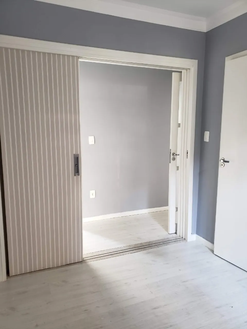 Деревянный пол или ламинат и 3 спальни: квартира 80 м² — photo 15