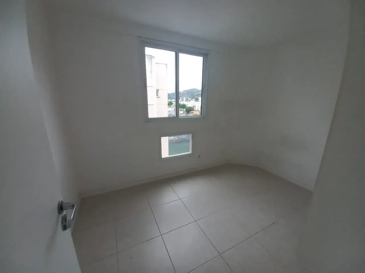 3-bedroom 3-bath apartment with 1 parking space — photo 16