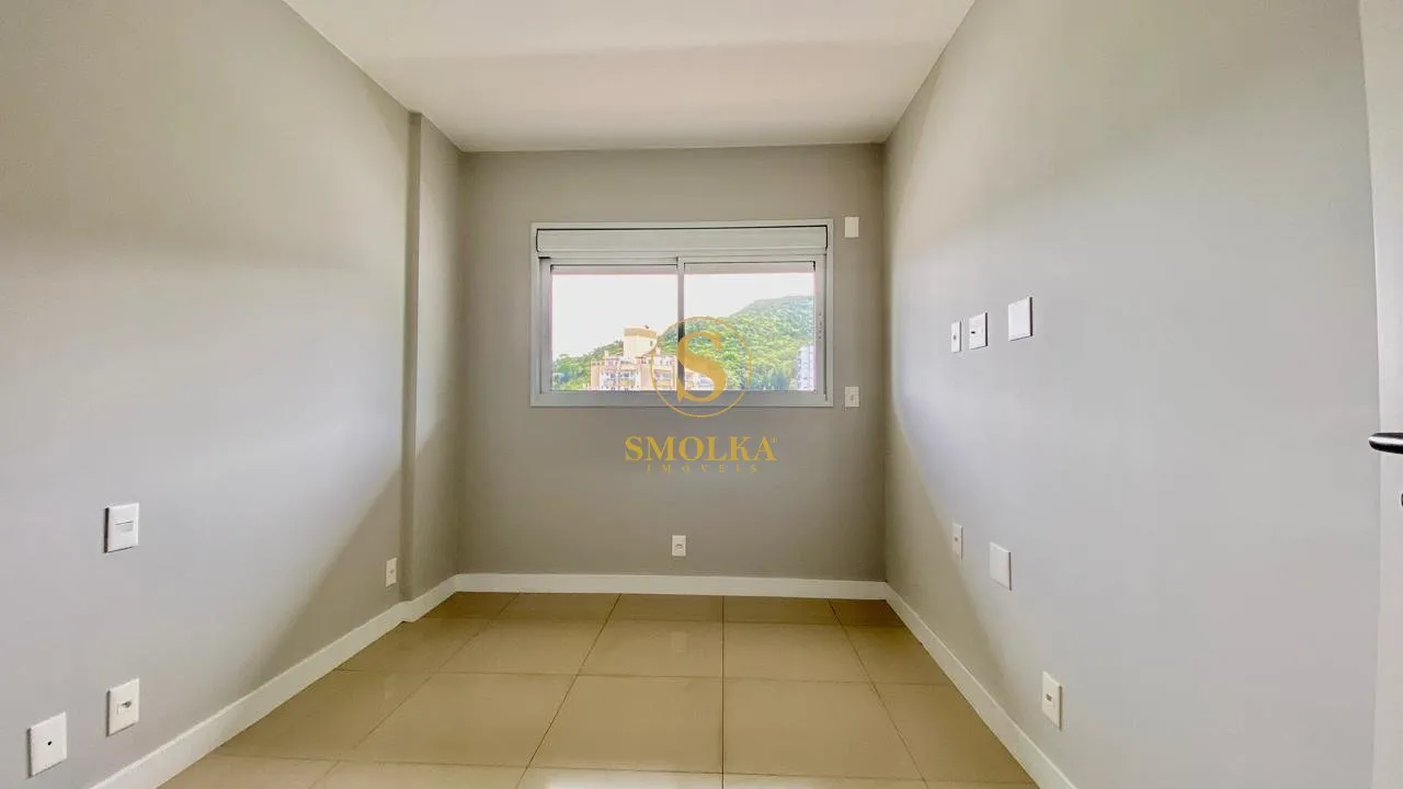 Departamento con balcón cerrado con vidrio en Florianópolis — photo 20