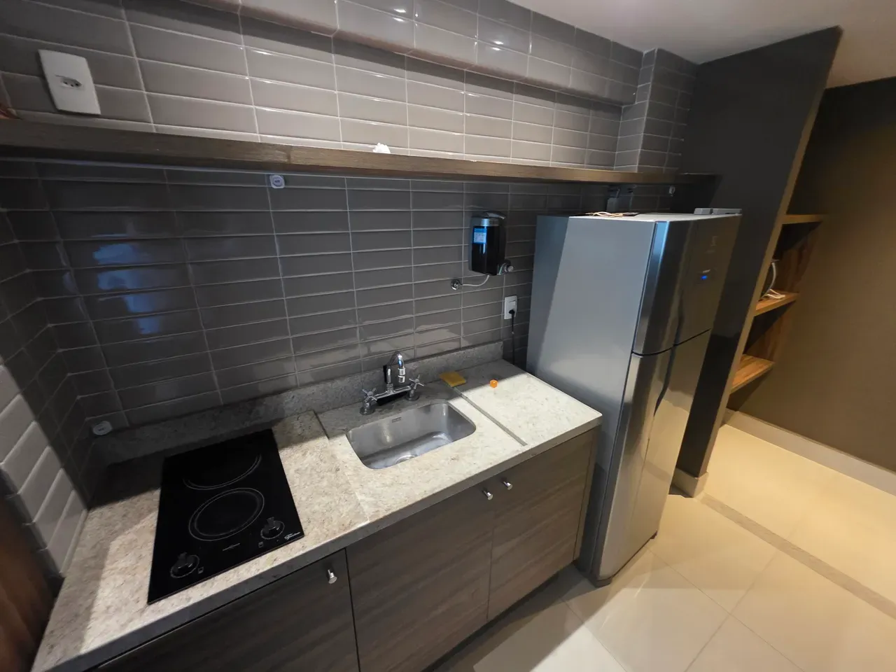Apartamento amueblado de 1 dormitorio con 76 m² y balcón — photo 9