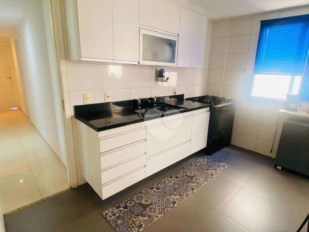 2-bedroom penthouse with en-suite baths and 155 m² — photo 19