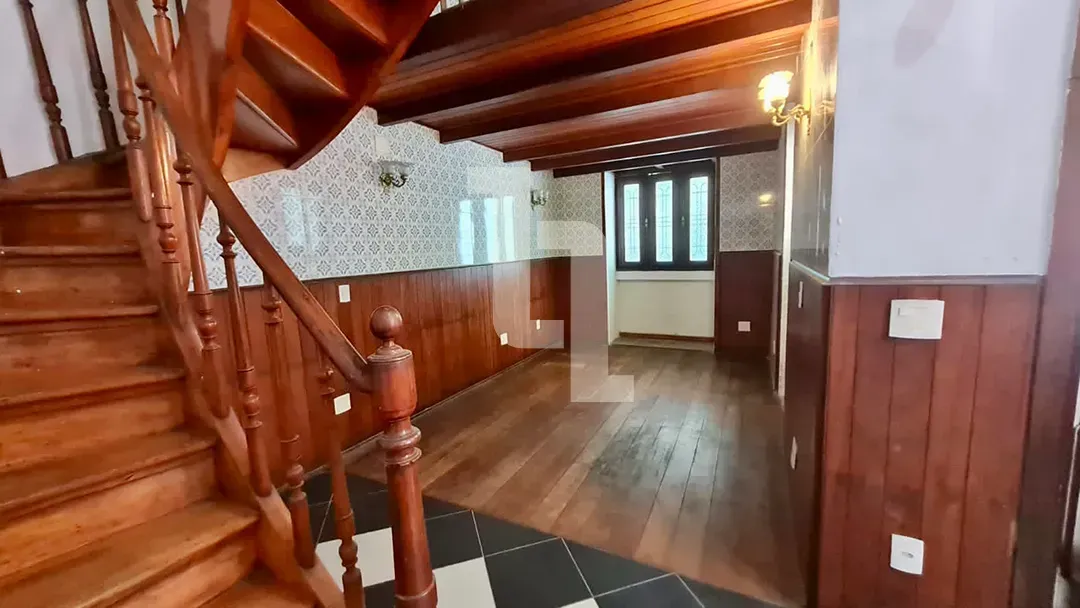 Casa sem mobília com 4 quartos e 4 banheiros — photo 9