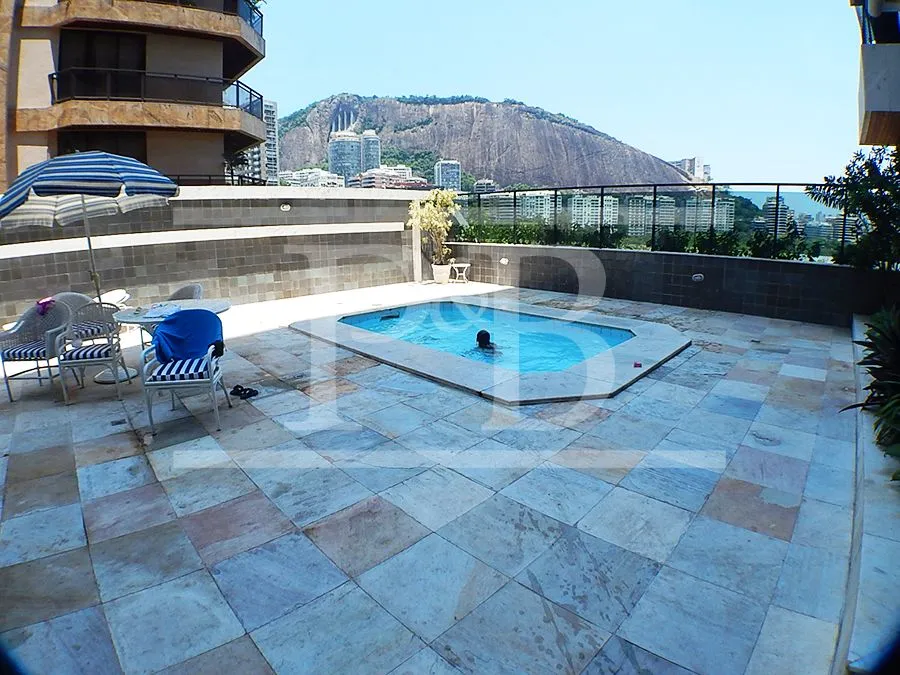 4-bedroom apartment with balcony and 319 m² — photo 38