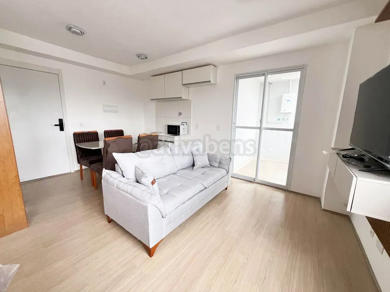 Furnished 1-bedroom apartment with 37 m² on the 19th floor — photo 19
