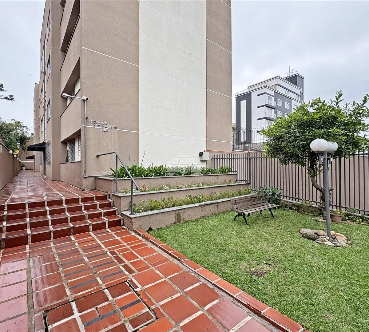 3-bedroom apartment with a home office in Curitiba — photo 10