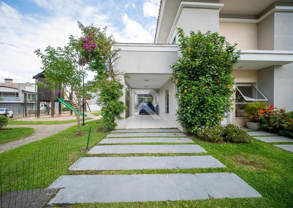 4-bedroom house with a grill on the balcony — photo 29