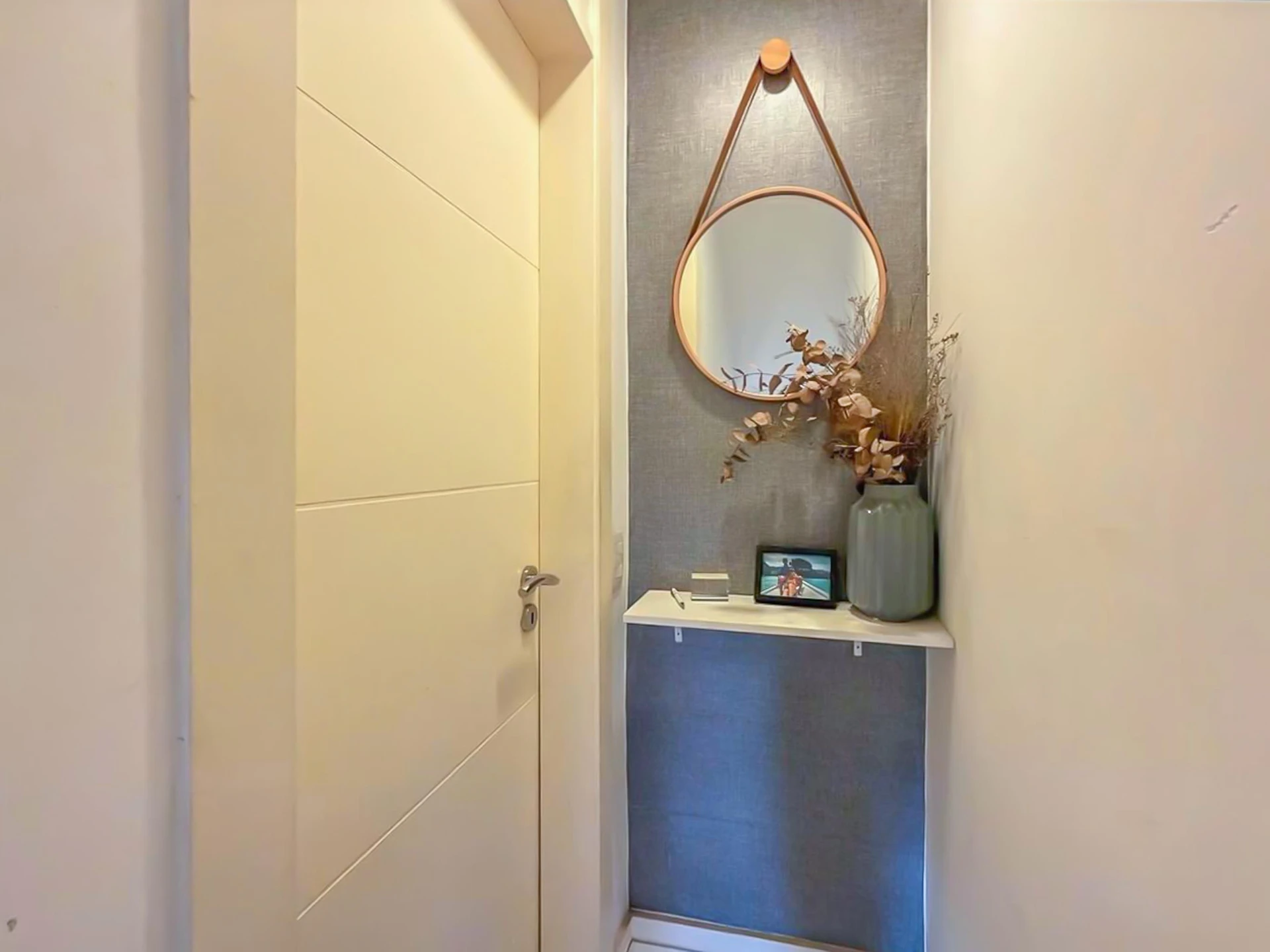 Furnished 2-bedroom apartment with 2 bathrooms — photo 37