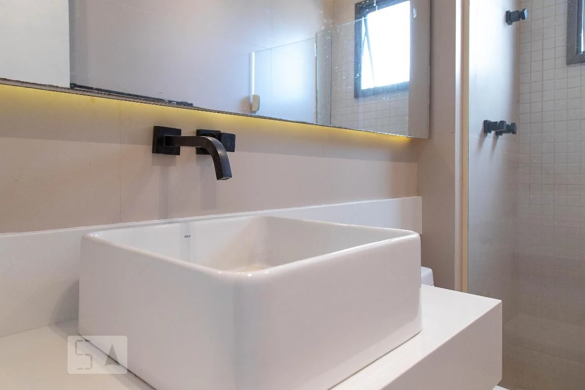 Furnished apartment, 90 m², with a glass-enclosed balcony — photo 6