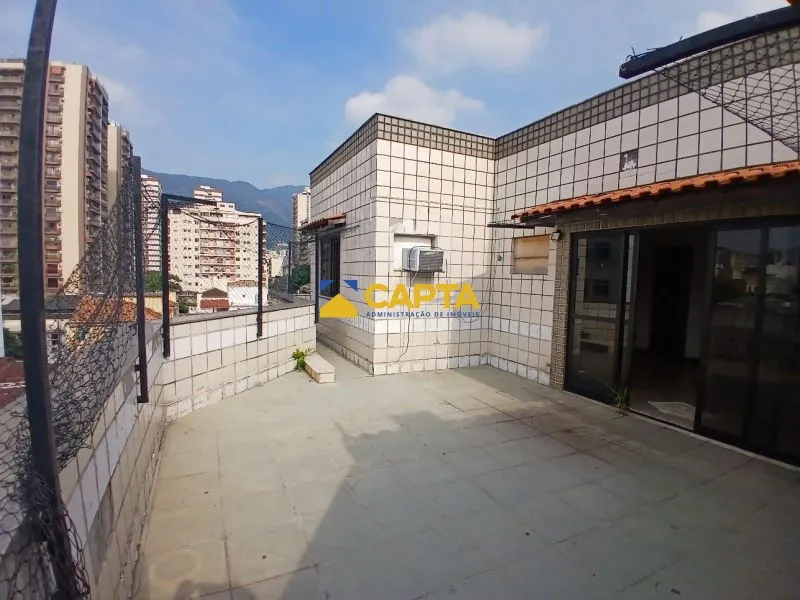 Apartment with 4 bedrooms and a terrace — photo 20
