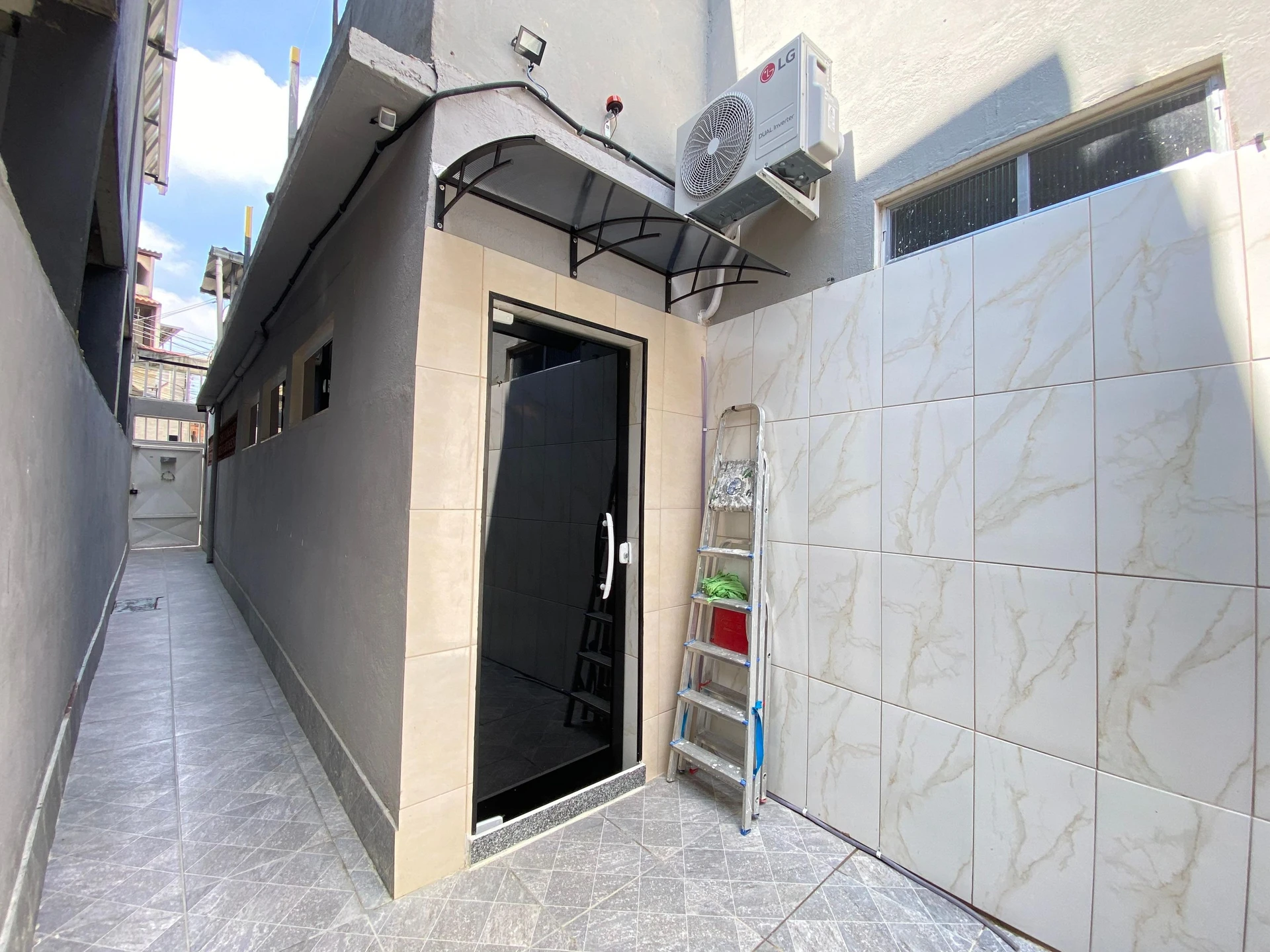 One-bedroom house with a washing machine in Rio de Janeiro — photo 40