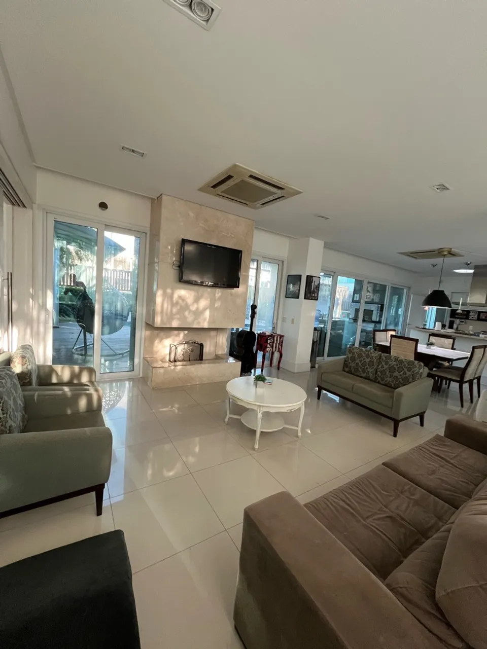 5-bedroom house with a bathtub in Florianópolis — photo 5