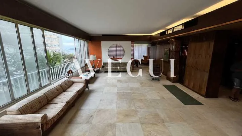 300 m² apartment with 4 bedrooms and floor-to-ceiling windows — photo 9