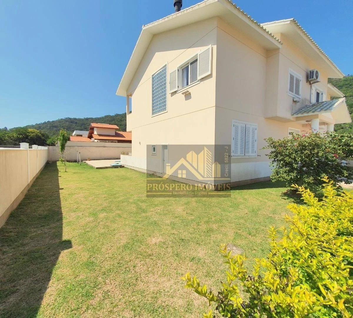 Casa de 5 dormitorios con balcón cerrado con vidrio — photo 15