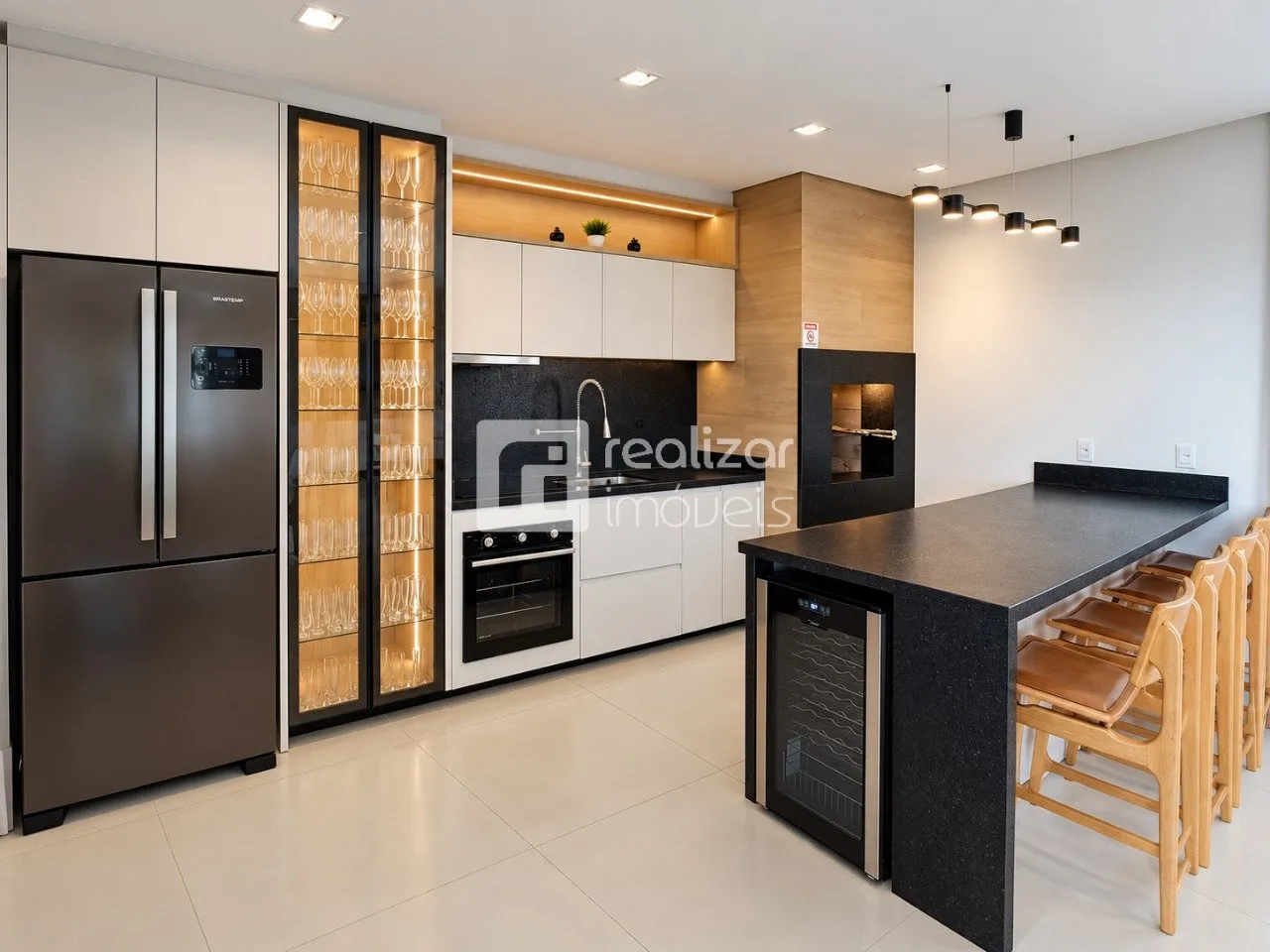 Furnished apartment, 32 m², with a glass-enclosed balcony — photo 16