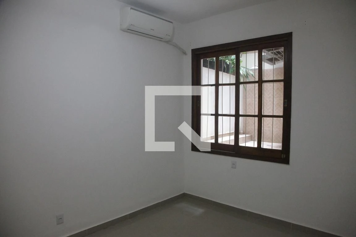 Home office in a 2-bedroom apartment, 85 m² — photo 6