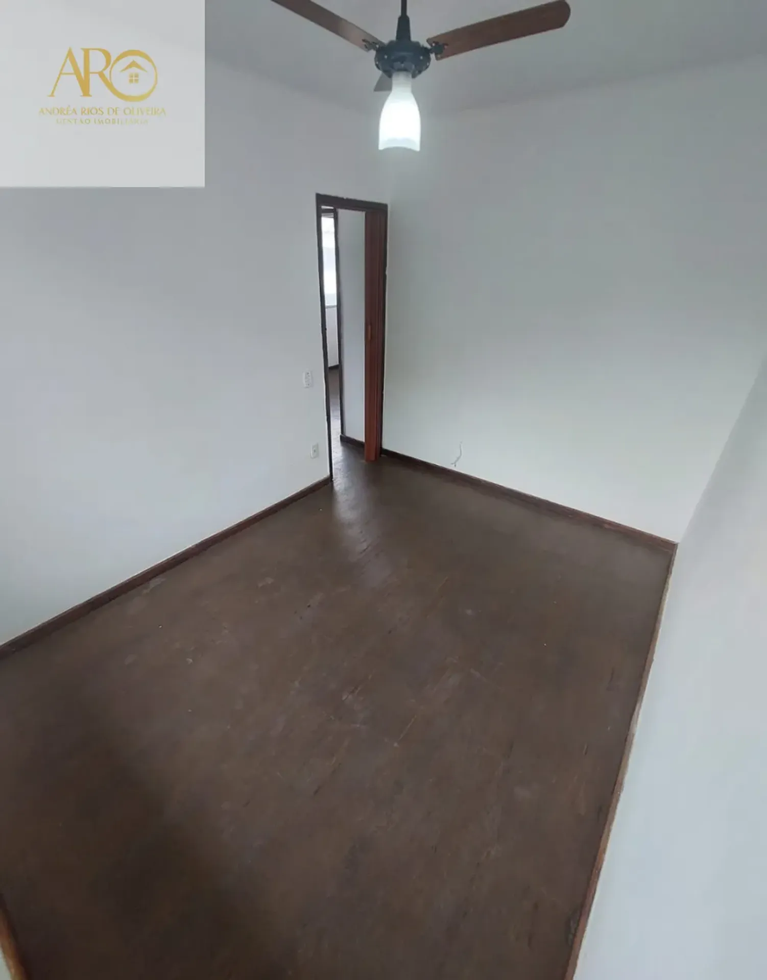 2-bedroom apartment in a building with a gym — photo 14