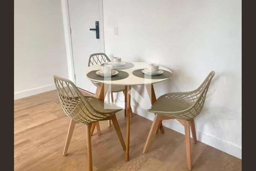 Apartamento amueblado de 2 dormitorios con cocina abierta — photo 10