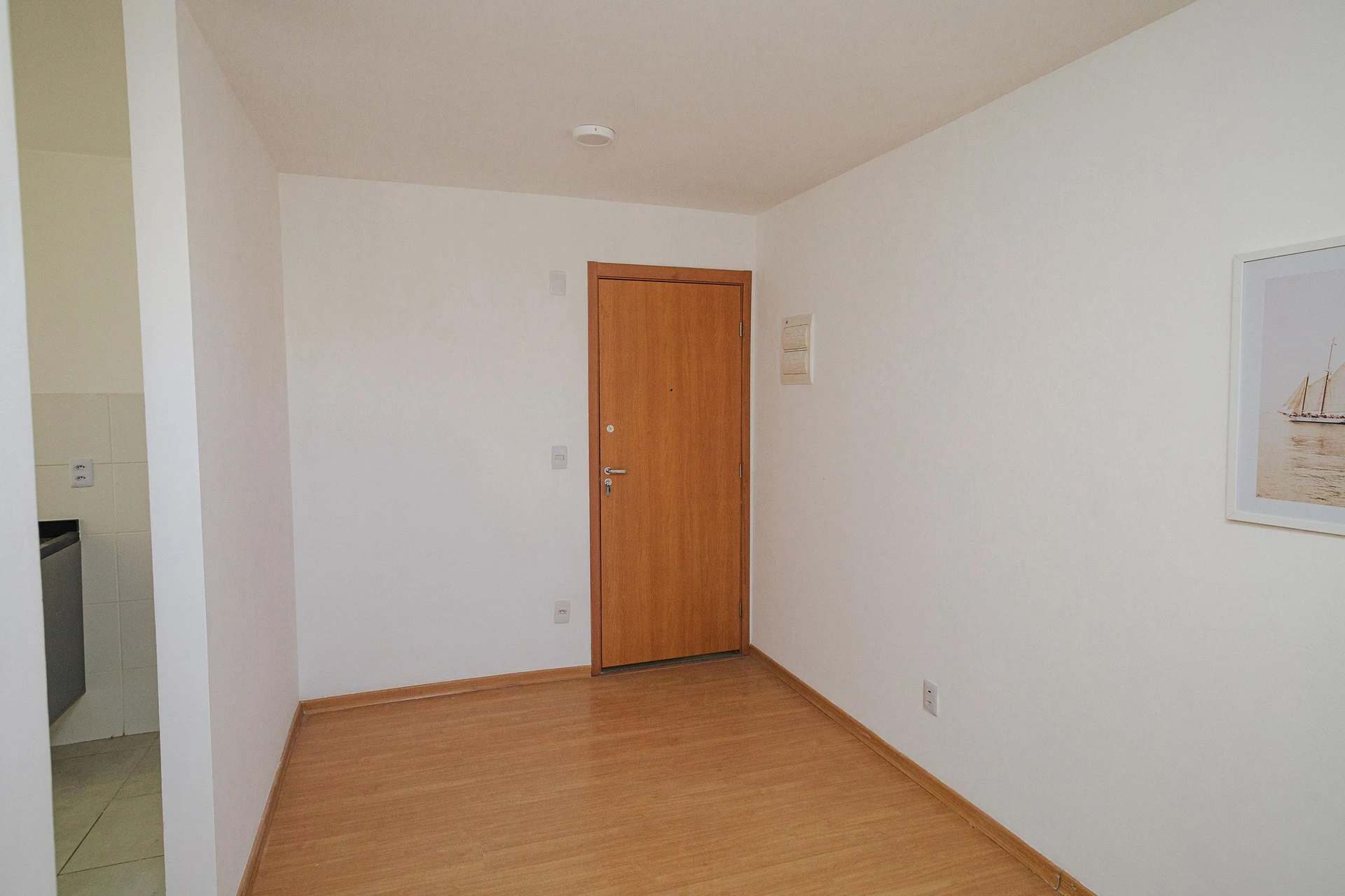 Unfurnished 2-bedroom rental apartment with 1 parking spot — photo 12