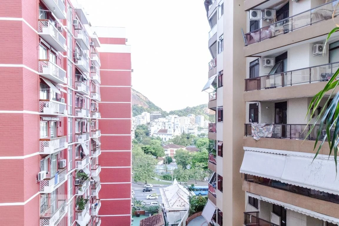 Furnished 2-bedroom apartment with a glassed-in balcony — photo 70