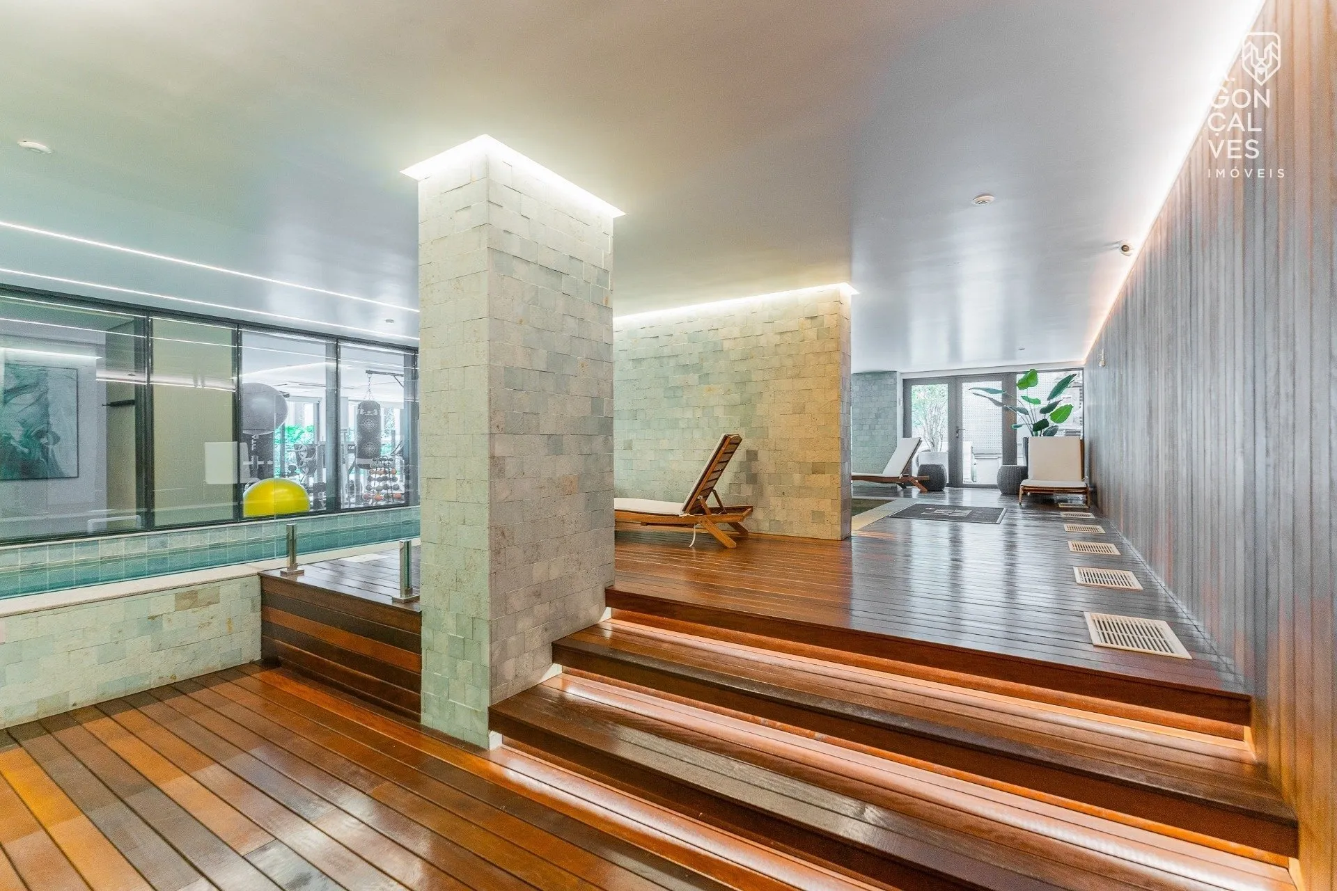 Furnished 223 m² apartment with 3 en-suites and 3 parking spots — photo 57