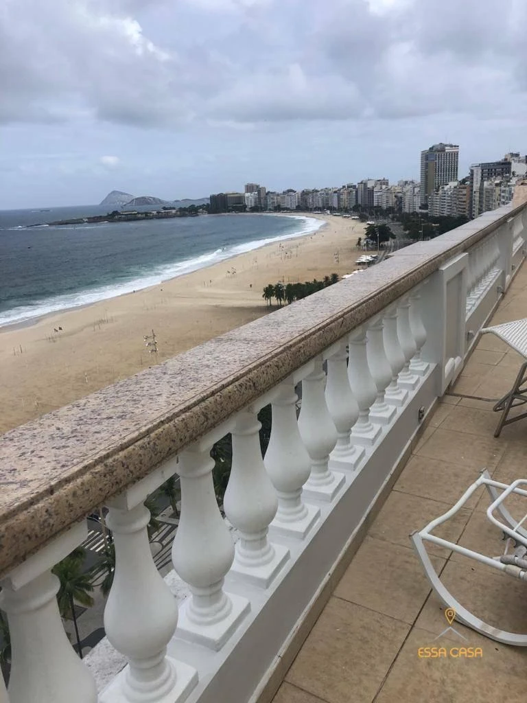 Cobertura com 4 dormitórios e 1000 m² para morar
