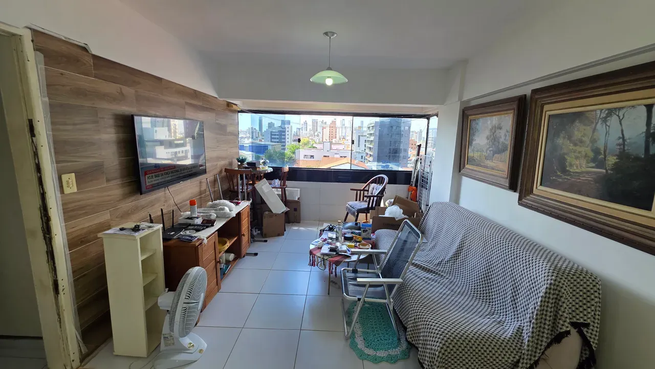 Glass-enclosed balcony in a 2-bedroom apartment, 63 m²