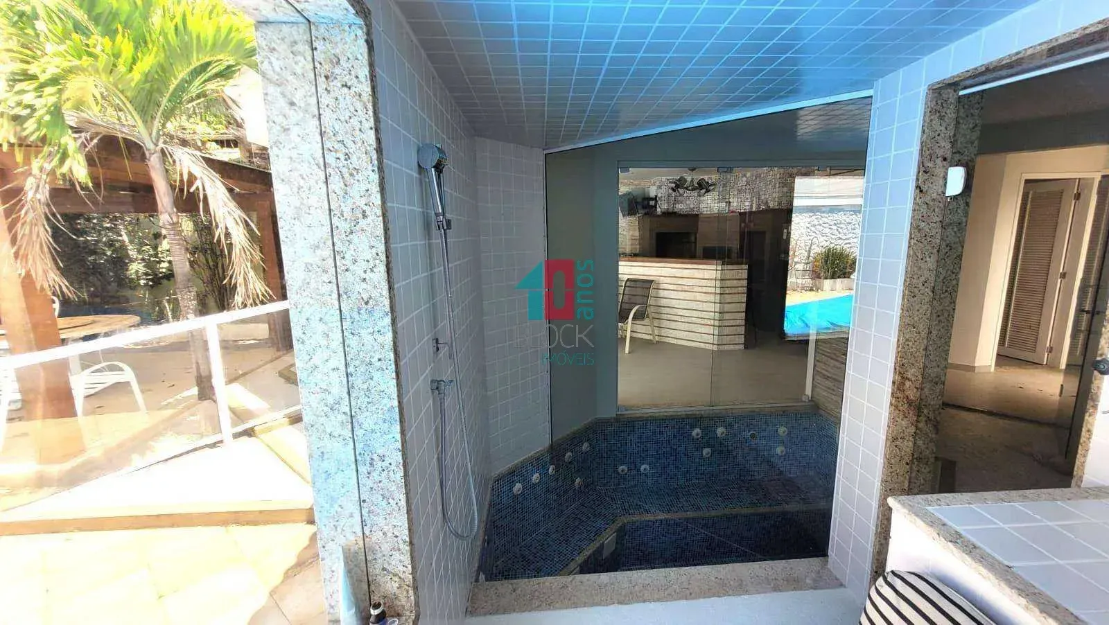 600 m² house with 4 bedrooms and 3 en-suite bathrooms — photo 39
